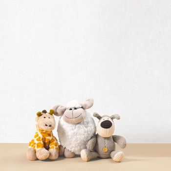 کاغذ دیواری کودک پمپو طرح ساده کرم کد 12032